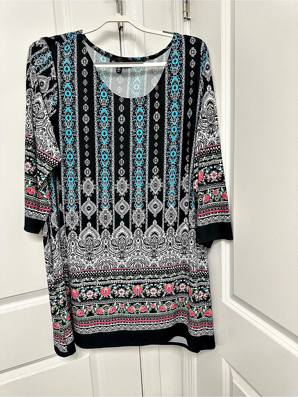 Star Vixen Women's Geometric Tunic Black & Blue Size 3X Like New